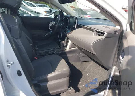 2022 Toyota Corolla Cross Xle z USA, uszkodzony, nr VIN 7MUEAAAG2NV026579